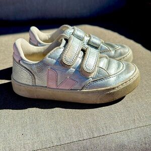 Veja. Girls sneaker. Size US 11
